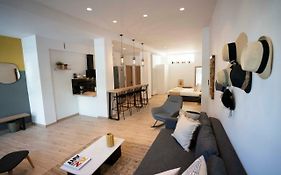 Modern 2Bed 2Bath Loft In Acropolis Area